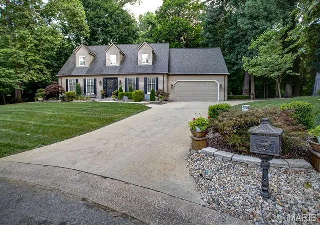Homes for sale in Edwardsville, IL | 1122 Georgia St, Edwardsville, IL 62025 | MLS# MIS26042788