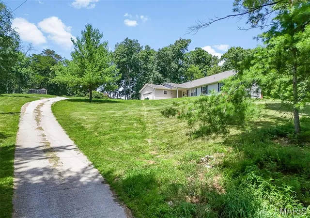 Homes for sale in Grafton, IL | 16021 Pellikan Ln, Grafton, IL 62037 | MLS# MIS26042789