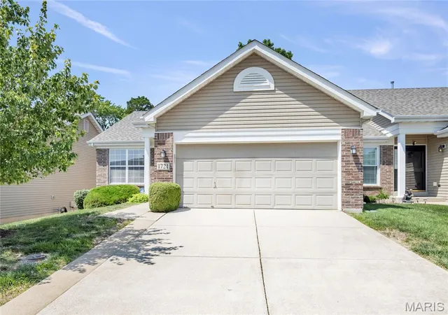 Homes for sale in Fenton, MO | 1721 Prestshire Dr, Fenton, MO 63026 | MLS# MIS26042794