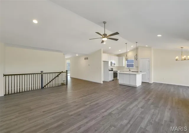 Photo 4 of Single family home for sale at 201 Century Farm Dr, Rosebud, MO 63091 | MLS# MIS26042800 | Listing updated on 2026-10-02