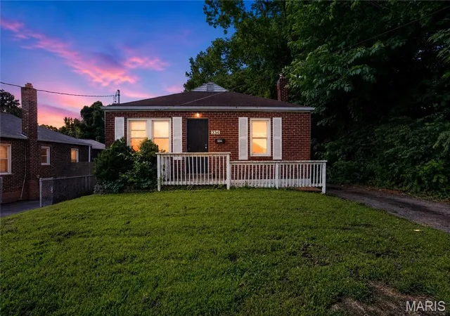 Photo 1 of Single family home for sale at 334 Northridge Dr, St Louis, MO 63137 | MLS# MIS26042805 | Listing updated on 2026-10-23