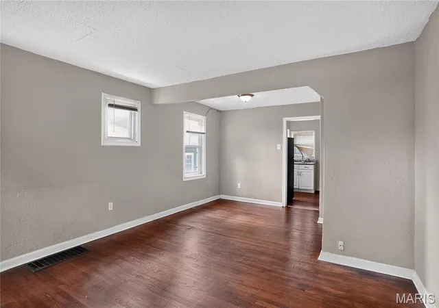 Photo 4 of Single family home for sale at 334 Northridge Dr, St Louis, MO 63137 | MLS# MIS26042805 | Listing updated on 2026-10-23