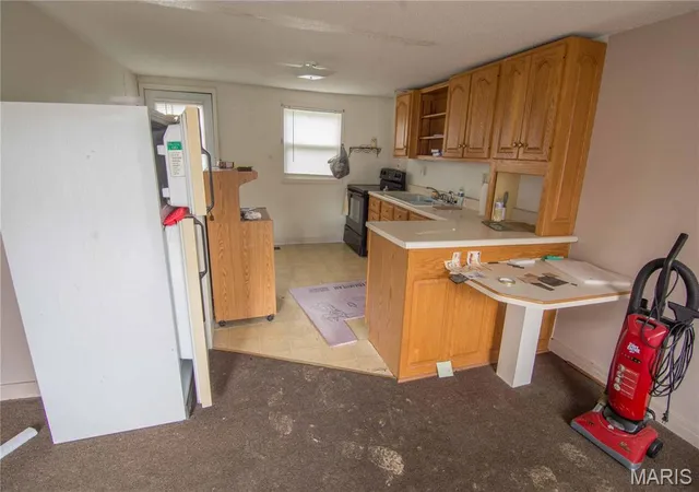 3rd image of 415 N Locust St, Vandalia, IL 62471 | MLS# MIS26042807