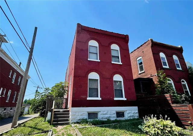 Photo 2 of Single family home for sale at 3943 Iowa Ave, St Louis, MO 63118 | MLS# MIS26042809 | Listing updated on 2026-08-26