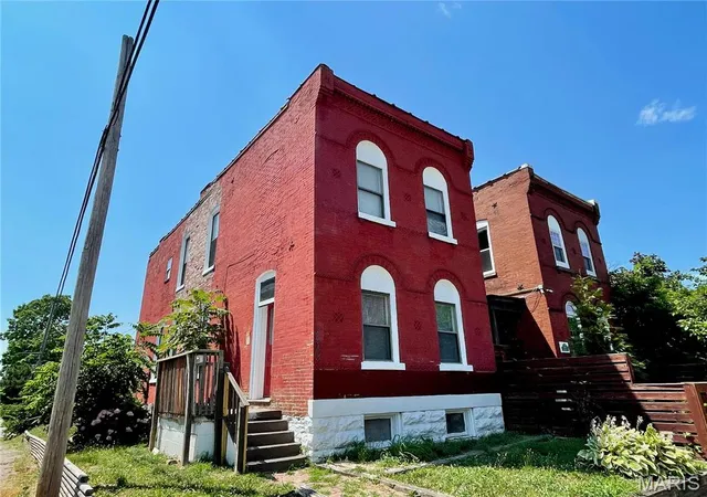 Photo 3 of Single family home for sale at 3943 Iowa Ave, St Louis, MO 63118 | MLS# MIS26042809 | Listing updated on 2026-08-26