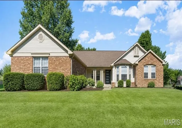 Homes for sale in Belleville, IL | 4313 Woodfield Pl, Belleville, IL 62226 | MLS# MIS26042822