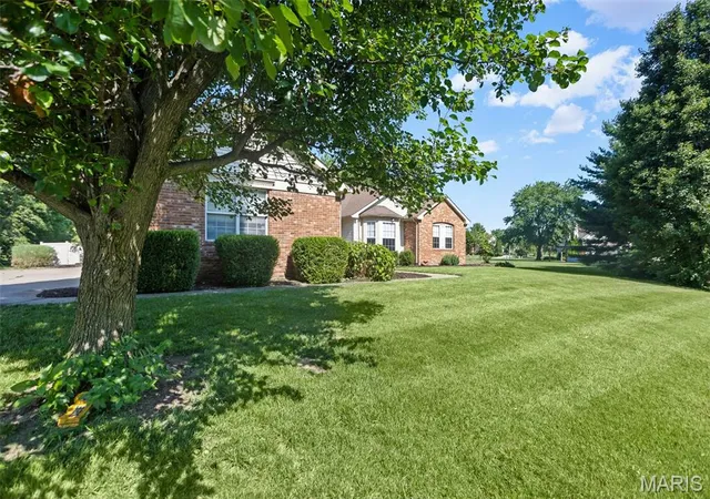 Homes for sale in Belleville, IL | 4313 Woodfield Pl, Belleville, IL 62226 | MLS# MIS26042822