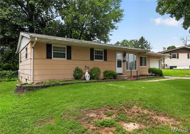 Photo 1 of Single family home for sale at 10443 Durness Dr, St Louis, MO 63137 | MLS# MIS26042823 | Listing updated on 2026-10-23