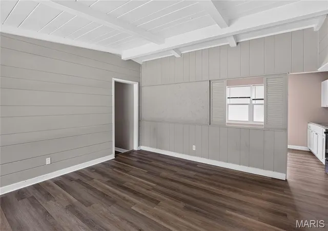 Photo 3 of Single family home for sale at 10443 Durness Dr, St Louis, MO 63137 | MLS# MIS26042823 | Listing updated on 2026-10-23