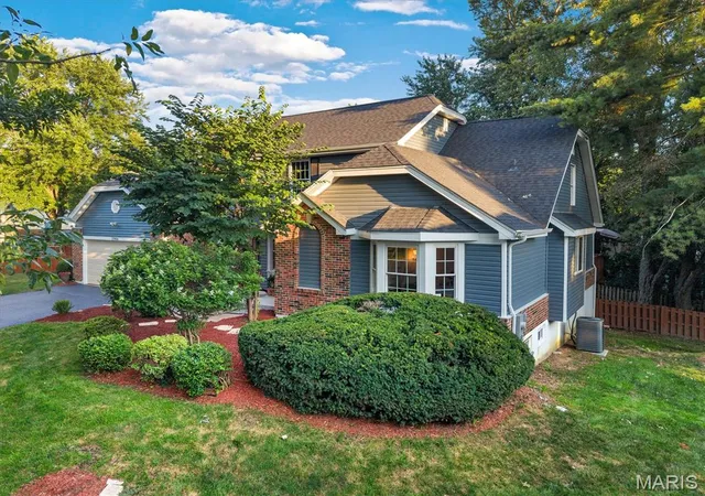 5th image of 15906 Eagle Chase Ct, Chesterfield, MO 63017 | MLS# MIS26042845