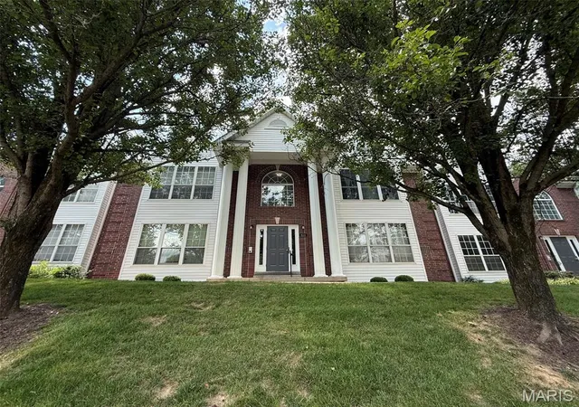 Homes for sale in Ballwin, MO | 1610 Forest Springs Ln #C, Ballwin, MO 63021 | MLS# MIS26042861