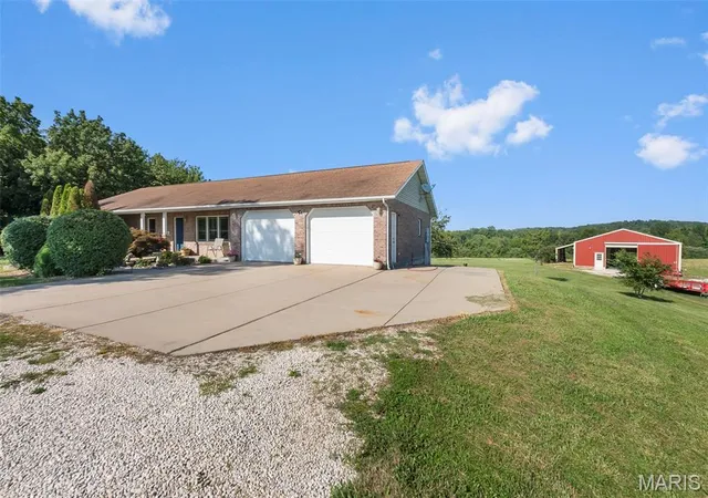 Photo 4 of Single family home for sale at 426 County Rd 429, Oak Ridge, MO 63769 | MLS# MIS26042863 | Listing updated on 2026-10-19
