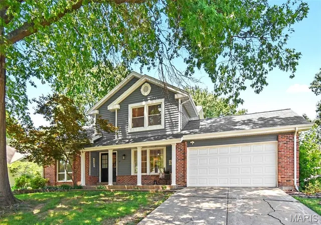 Photo 2 of Single family home for sale at 22 Normandy Dr, Lake Saint Louis, MO 63367 | MLS# MIS26042865 | Listing updated on 2026-09-22