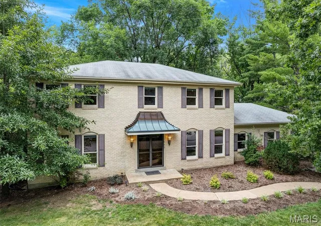 3rd image of 1563 Narrows Dr, Chesterfield, MO 63017 | MLS# MIS26042871
