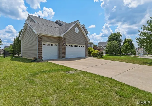 2nd image of 104 Towergate Dr, Lake Saint Louis, MO 63367 | MLS# MIS26042872