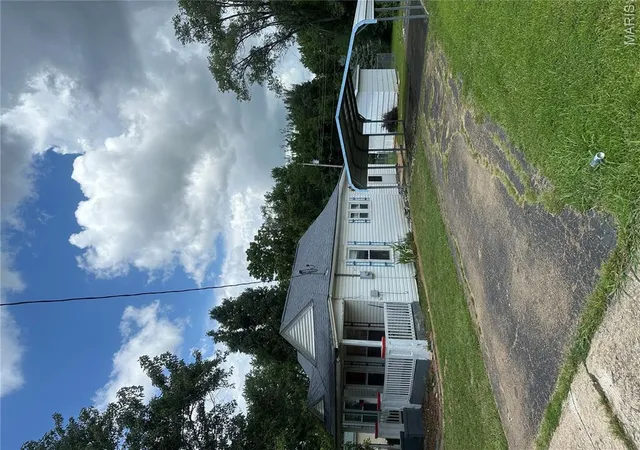 Photo 2 of Single family home for sale at 308 Lewis St, Park Hills, MO 63601 | MLS# MIS26042881 | Listing updated on 2026-09-03