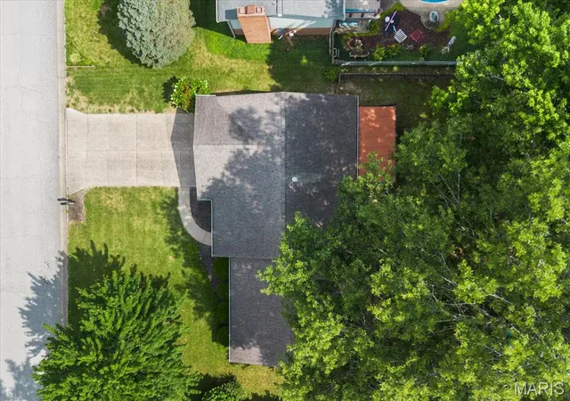 Homes for sale in Belleville, IL | 312 El Paso Dr, Belleville, IL 62221 | MLS# MIS26042890