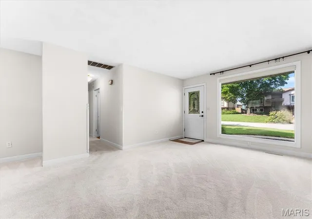 Homes for sale in Belleville, IL | 312 El Paso Dr, Belleville, IL 62221 | MLS# MIS26042890