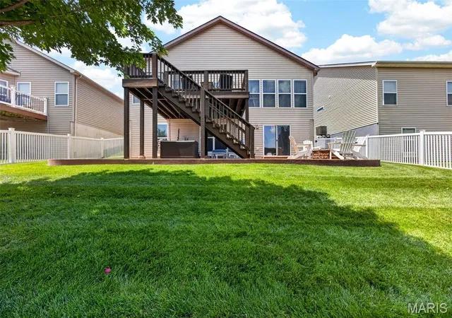 Photo 2 of Sale Pending at 406 Country Stone Dr, Lake Saint Louis, MO 63367 | MLS# MIS26042894 | Listing updated on 2026-08-16