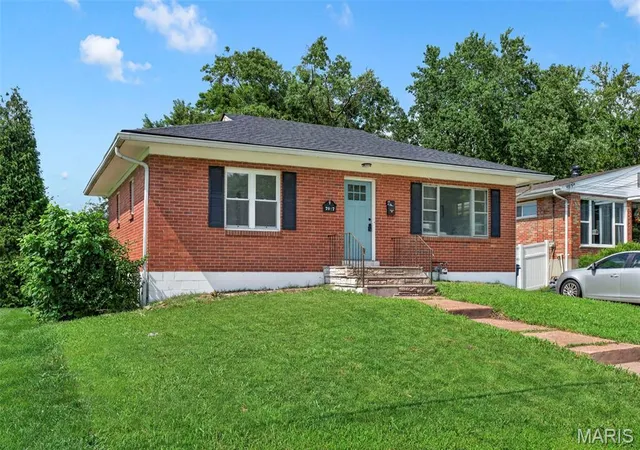 Photo 2 of Single family home for sale at 7917 Hicks Ave, Saint Louis, MO 63117 | MLS# MIS26042904 | Listing updated on 2026-08-14