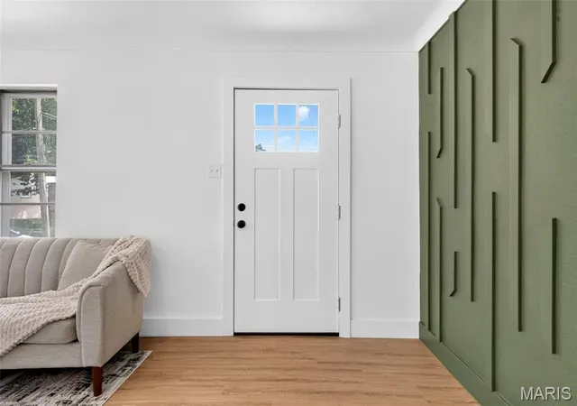 Photo 3 of Single family home for sale at 7917 Hicks Ave, Saint Louis, MO 63117 | MLS# MIS26042904 | Listing updated on 2026-08-14