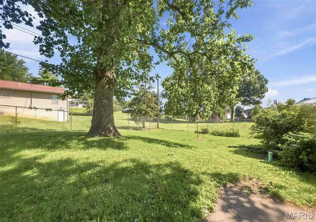 Homes for sale in Elsberry, MO | 205 Hillcrest Dr, Elsberry, MO 63343 | MLS# MIS26042915