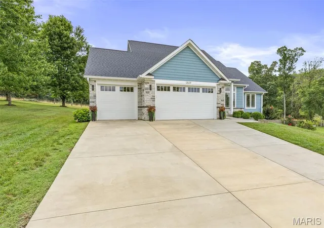 Homes for sale in Sainte Genevieve, MO | 13529 Lakewood Dr, Sainte Genevieve, MO 63670 | MLS# MIS26042930