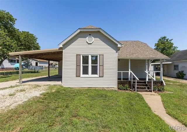 3rd image of 108 N White Oak St, Desloge, MO 63601 | MLS# MIS26042934