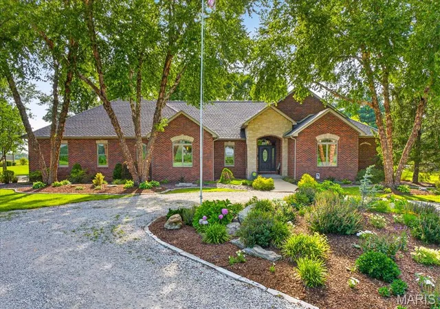 2nd image of 520 Schlueter Germaine Rd, Belleville, IL 62220 | MLS# MIS26042935