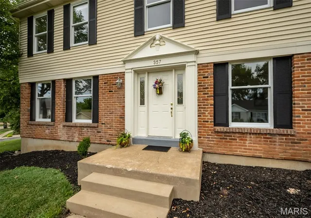 3rd image of 357 Cooperstown Dr, Chesterfield, MO 63017 | MLS# MIS26042940