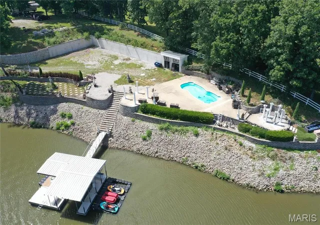 Homes for sale in Hillsboro, IL | 1 Fox Hollow Dr, Hillsboro, IL 62049 | MLS# MIS26042958