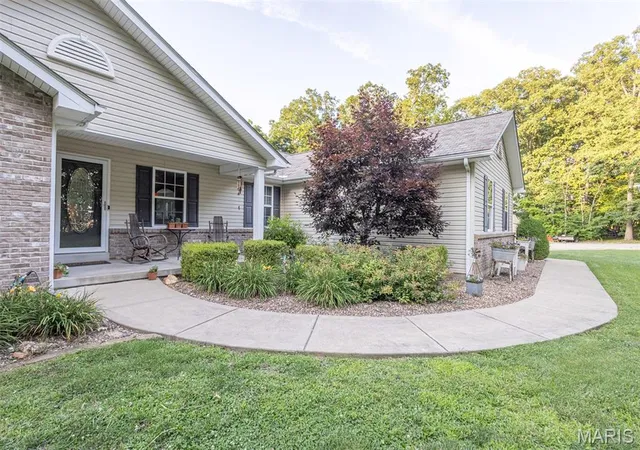 Homes for sale in Curryville, MO | 5682 Pike 18 Hwy, Curryville, MO 63339 | MLS# MIS26042960