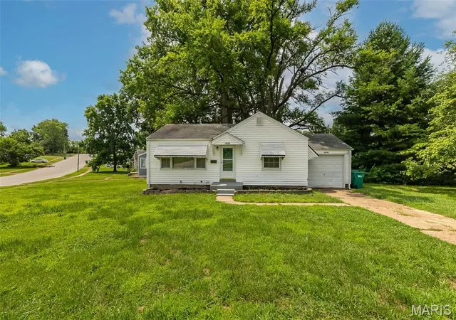 Homes for sale in Bellefontaine Nghbrs, MO | 10139 Cabot Dr, Bellefontaine Nghbrs, MO 63137 | MLS# MIS26042965