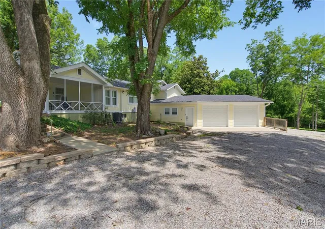 Homes for sale in Poplar Bluff, MO | 1729 Barron Rd, Poplar Bluff, MO 63901 | MLS# MIS26042987