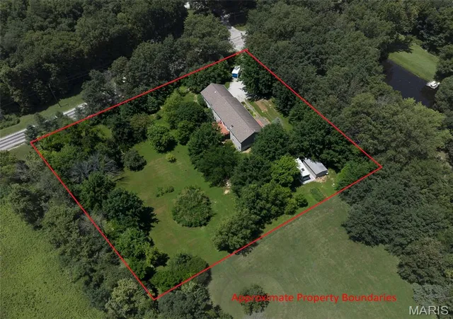 Homes for sale in Edwardsville, IL | 6844 Quercus Grove Rd, Edwardsville, IL 62025 | MLS# MIS26042988