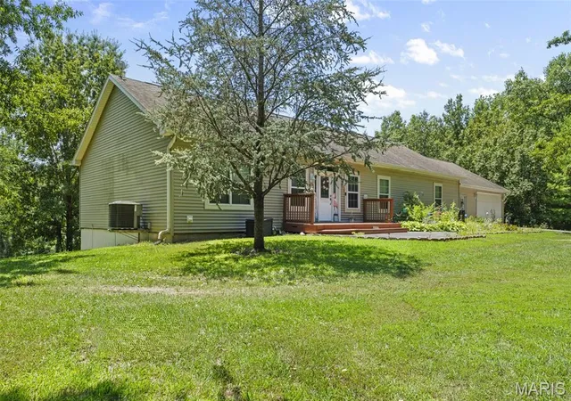 Homes for sale in Edwardsville, IL | 6844 Quercus Grove Rd, Edwardsville, IL 62025 | MLS# MIS26042988