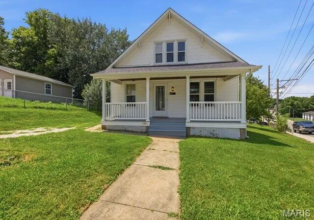 Homes for sale in Washington, MO | 301 Macarthur St, Washington, MO 63090 | MLS# MIS26042989