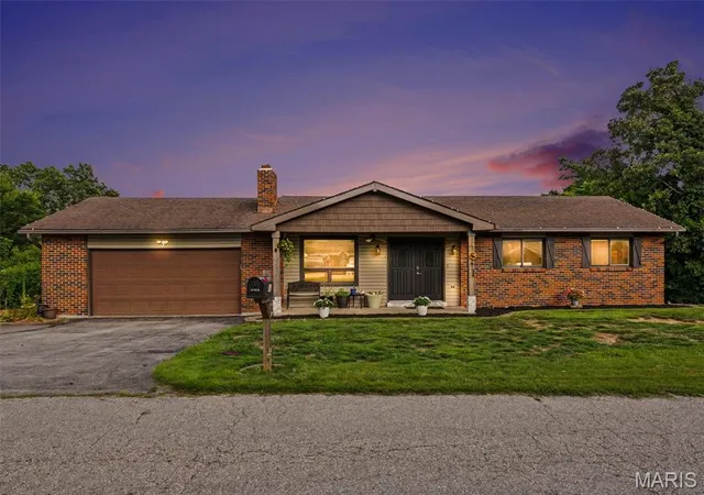 Homes for sale in Arnold, MO | 11 Windswept Dr, Arnold, MO 63010 | MLS# MIS26042992
