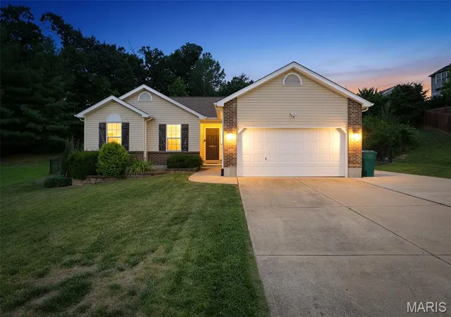 Homes for sale in Pevely, MO | 909 Spalding Ct, Pevely, MO 63070 | MLS# MIS26043002