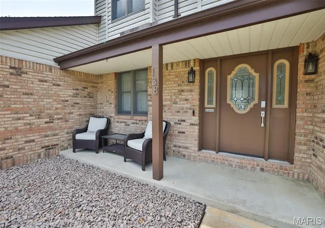 Homes for sale in Glen Carbon, IL | 138 Holly Tree Ct, Glen Carbon, IL 62034 | MLS# MIS26043006