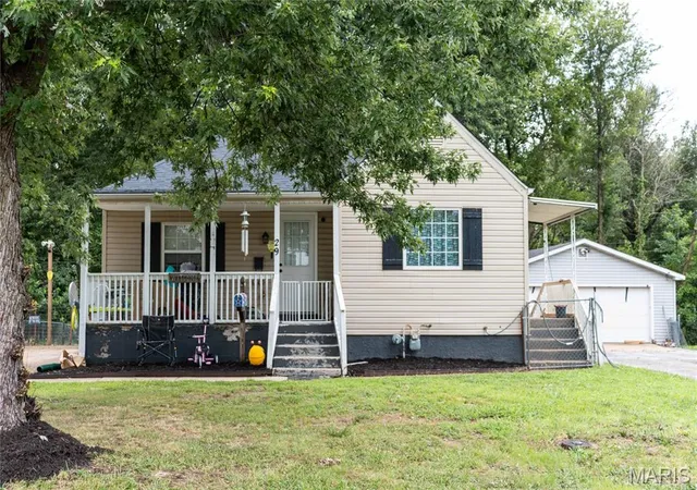 Homes for sale in Lebanon, MO | 29 Greenwood Dr, Lebanon, MO 65536 | MLS# MIS26043009