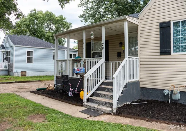 Homes for sale in Lebanon, MO | 29 Greenwood Dr, Lebanon, MO 65536 | MLS# MIS26043009