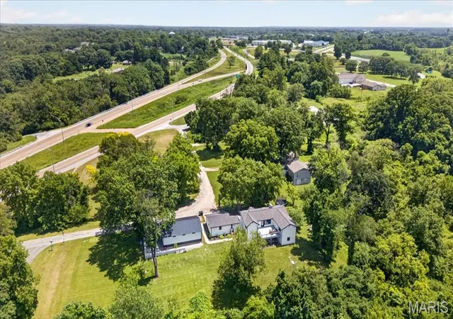 Homes for sale in Belleville, IL | 8400 W State Route 15, Belleville, IL 62223 | MLS# MIS26043025