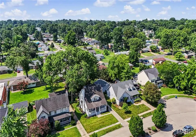 2nd image of 330 Reighley Pl, Florissant, MO 63031 | MLS# MIS26043041