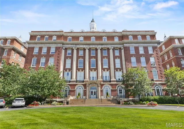 2nd image of 1515 Lafayette Ave #309, St Louis, MO 63104 | MLS# MIS26043043