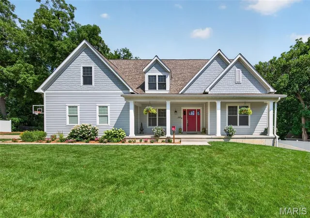 Single family home for sale at 140 S Old Orchard Ave, Saint Louis, MO 63119 | MLS# MIS26043049