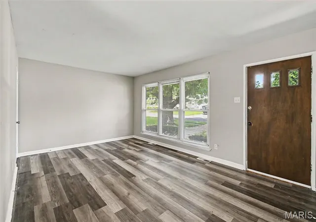 Photo 3 of Single family home for sale at 850 Campion Ln, Florissant, MO 63031 | MLS# MIS26043060 | Listing updated on 2026-09-28