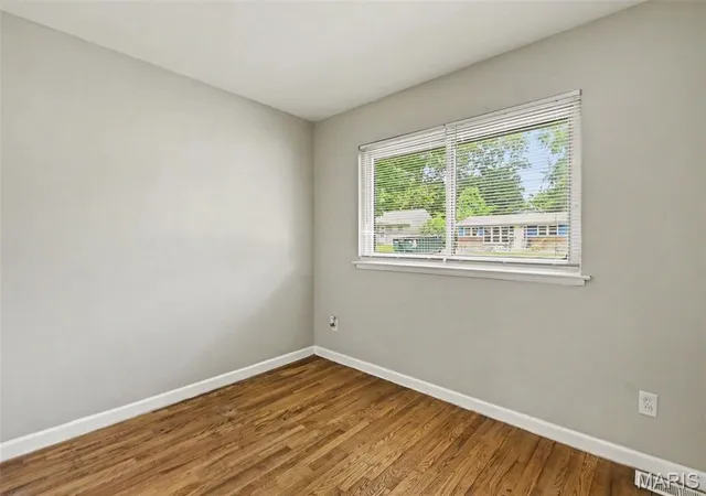 Photo 4 of Single family home for sale at 850 Campion Ln, Florissant, MO 63031 | MLS# MIS26043060 | Listing updated on 2026-09-28