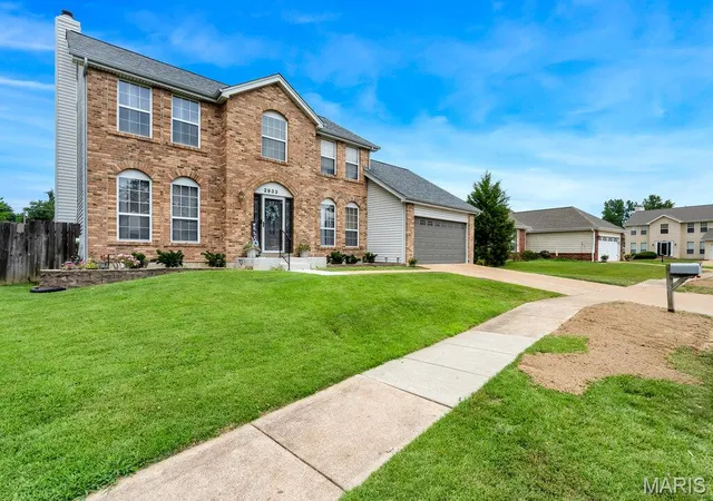 3rd image of 2933 Willow Mound Ln, Florissant, MO 63031 | MLS# MIS26043067