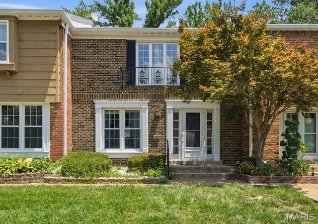 Photo 1 of Sale Pending at 13423 Forestlac Dr, Saint Louis, MO 63141 | MLS# MIS26043068 | Listing updated on 2026-09-12